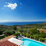 Nostos & Hotel 2*