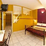 Hotel Nostos & Vlachata