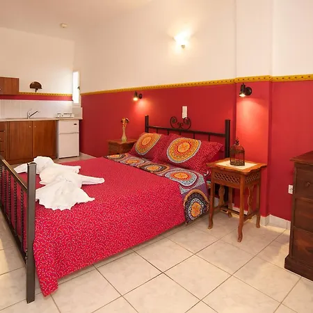 Nostos Hotel 3*